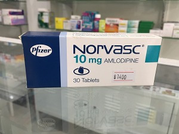 画像1: ノルバスク 10mg（NORVASC 10mg）10錠×3シート（1箱） (1)