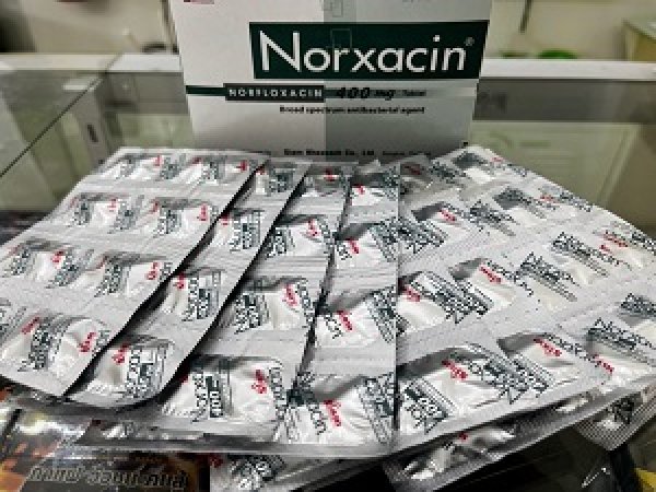画像1: ノルフロキサシン（Norxacin）400mg 8錠×9シート（箱無し） (1)
