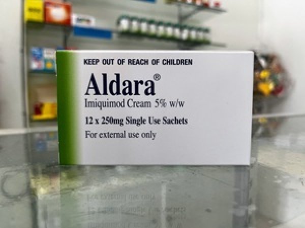 画像1: 【ベセルナ(イミキモド)クリーム】アルダラ（Aldara）250mg 12袋×1箱 (1)