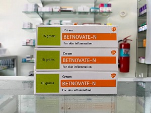 《ベタメタゾン＋ネオマイシン 》ベトネベートN（BETNOVATE-N）15g×3箱