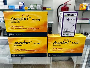 アボタード 0.5mg（Avodart 0.5mg）×3箱とミノックス5（Minox5）1ボトルのお買い得セット